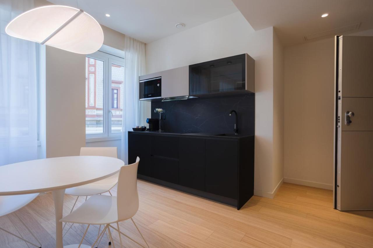 Sant'Ambrogio Apartments, Reception H24 ミラノ エクステリア 写真
