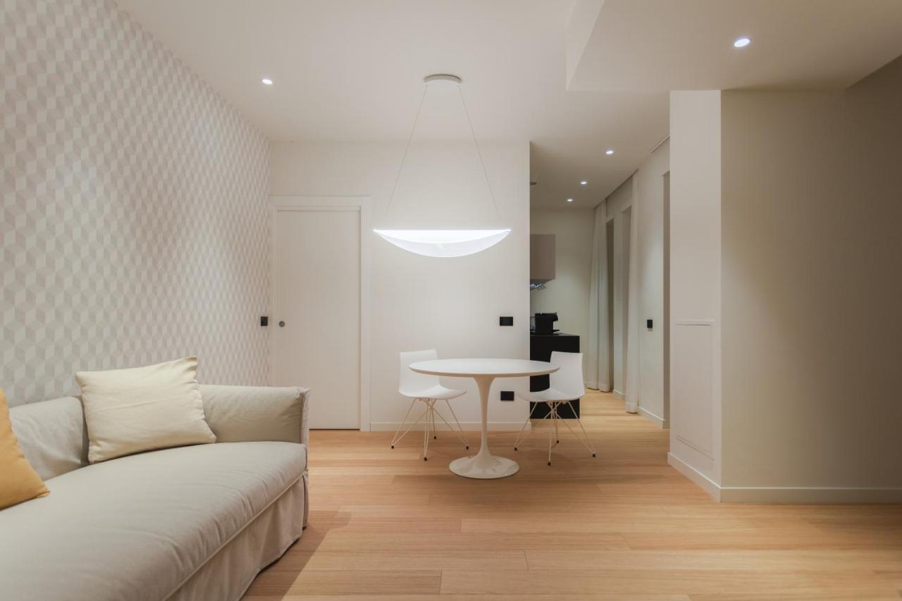 Sant'Ambrogio Apartments, Reception H24 ミラノ エクステリア 写真